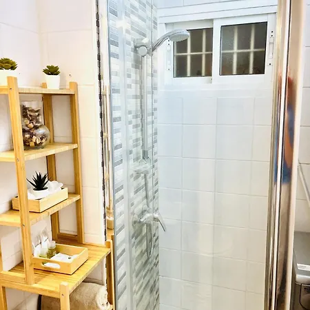 Beautiful Brand New Study 24-hour Reception Apartament