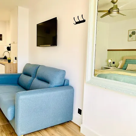 Beautiful Brand New Study 24-hour Reception Apartament *