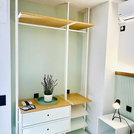 Beautiful Brand New Study 24-hour Reception