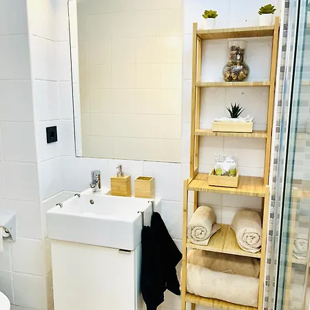 Beautiful Brand New Study 24-hour Reception Benalmádena